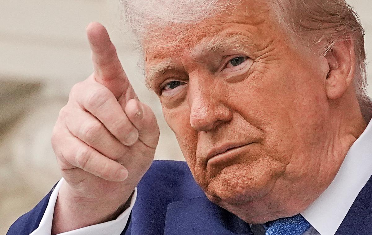 Donald Trump | Ameriški predsednik je Putina zaradi nedavnih silovitih ruskih napadov na ukrajinska mesta v nedeljo označil za norega in opozoril, da bo vsak poskus popolnega prevzema Ukrajine vodil v propad Rusije. | Foto Reuters