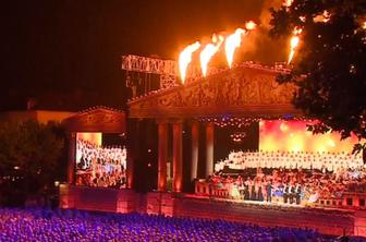 Sredi poletja sneg in ogenj #video