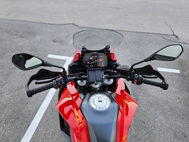 BMW F900 XR | Foto: Jakob Lenassi
