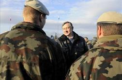 Predsednik Türk obiskal vojaško vajo Svizec 09