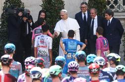 V živo: čustveno pred startom zadnje etape Gira, kolesarje pozdravil tudi papež Leon XIV.