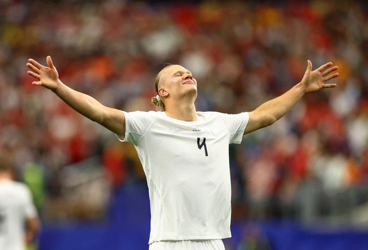  Erling Haaland je zadel za napredovanje Norveške. | Foto: Reuters
