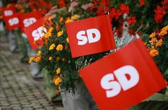 Terenska anketa Dnevnika: SDS bi volilo 29,9 odstotka, SD 20,1