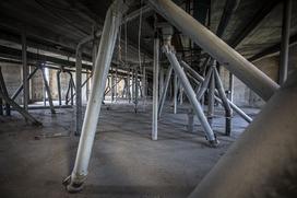 Žito silosi v ljubljanskem BTCju. silos žito