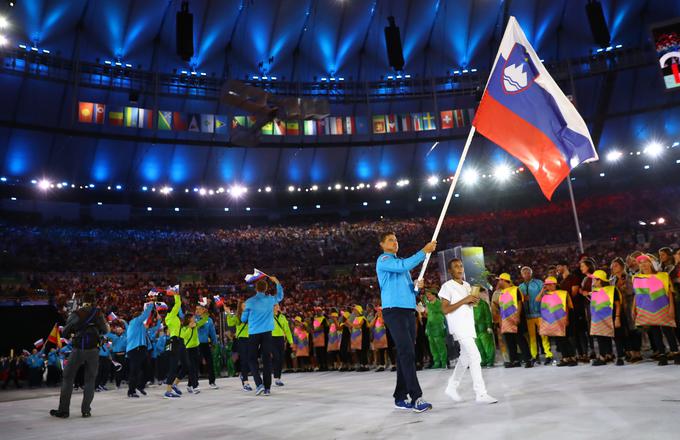 V Riu ga je doletela čast nošenja slovenske zastave na odprtju olimpijskih iger. | Foto: Reuters