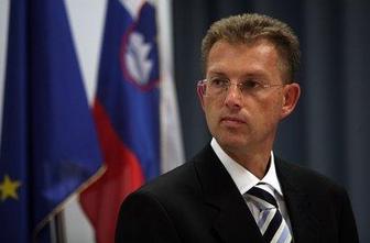 Zalar dvomi v verodostojnost izjave Štravsa