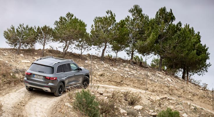 GLB je v prvi vrsti jpraktičen in udoben športni terenec, ki pa skriva tudi precej resen terenski potencial. | Foto: Mercedes-Benz