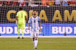 Argentina doživlja šok za šokom, objokani Messi ima vsega dovolj