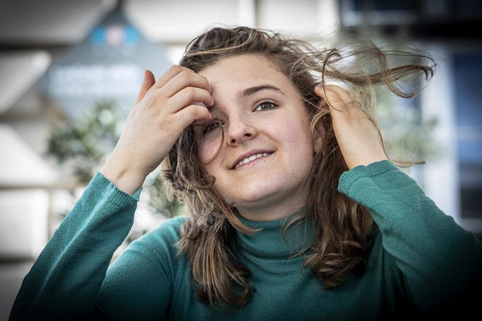 V najstniških letih ni bila upornica, pač pa knjižni molj, sramežljivo dekle, ki si ni upalo povedati svojega mnenja.  | Foto: Ana Kovač