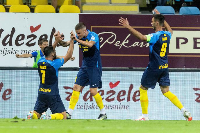 NK Celje Vitoria Guimaraes Aljoša Matko Luka Bobičanec | Celjani so povedli že v 17. sekundi, v drugem polčasu je za 2:2 zadel Matko. | Foto Vid Ponikvar/Sportida