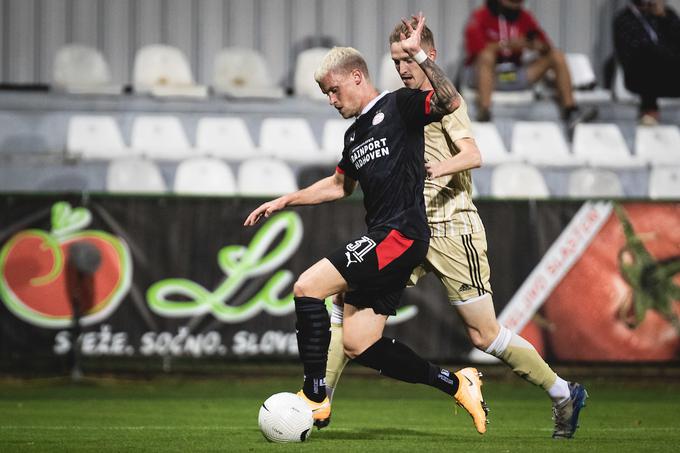 Nemec Philipp Max, ki je v PSV poleti prišel za osem milijonov evrov, je obrambi Mure povzročal veliko težav. | Foto: Blaž Weindorfer/Sportida