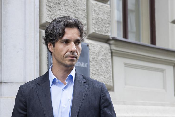 "Delodajalska stran se je odločila, da na takih pogajanjih ne želi sodelovati, in to obžalujem. Na srečo niso izstopili iz ESS, ampak so zgolj zapustili sejo," je dejal minister Luka Mesec.  | Foto: Katja Kodba/STA