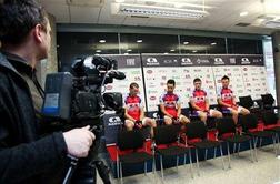Adria Mobil na startu z Lanceom Armstrongom