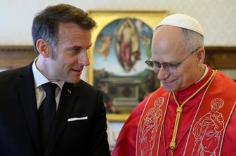 Macron se je srečal s papežem Leonom XIV.