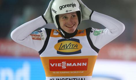 V živo: koliko Slovencev na tekmo? Domen Prevc bo lovil četrto zaporedno zmago.