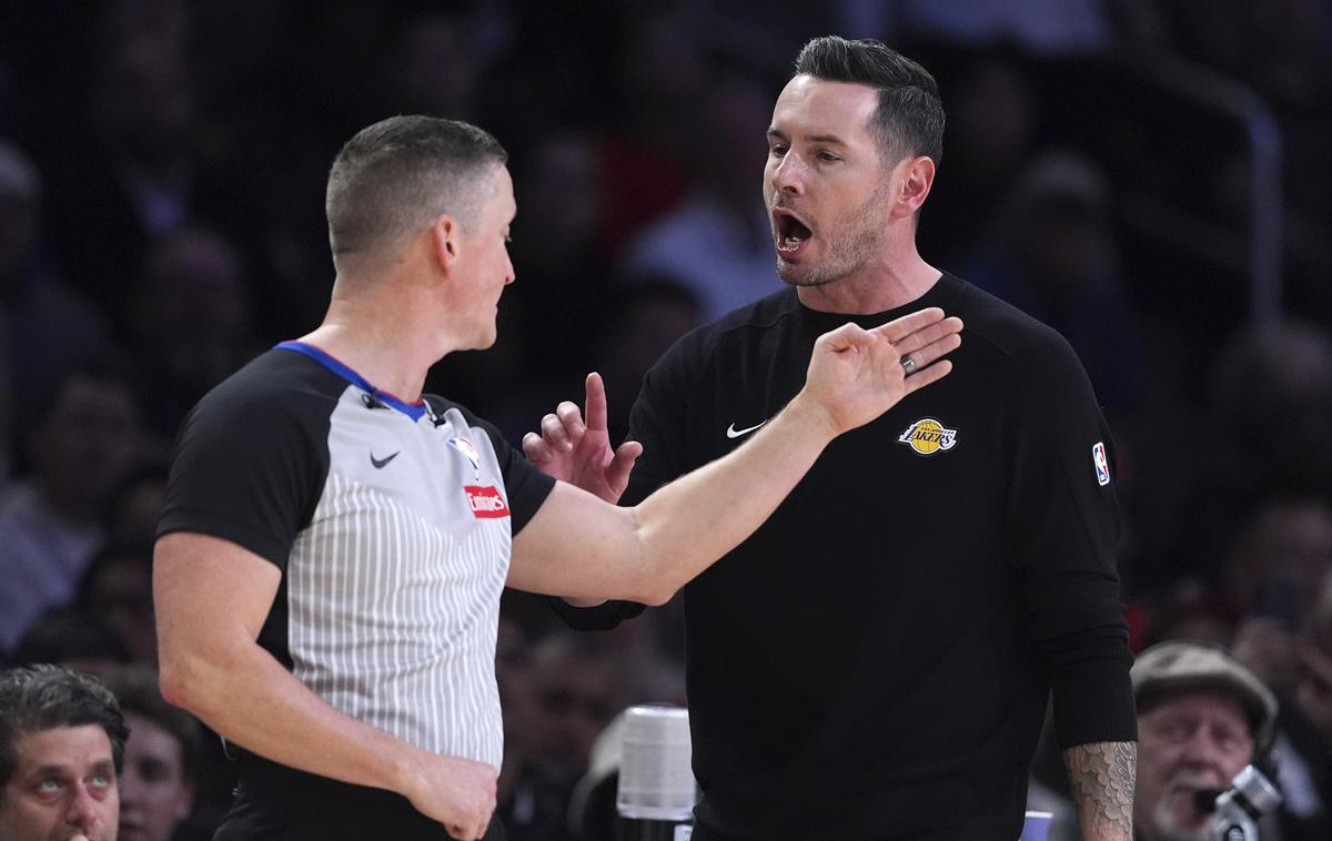 JJ Redick | Trener Lakersov JJ Redick ni imel razloga za zadovoljstvo na tekmi proti San Antonio Spursom. | Foto Guliverimage