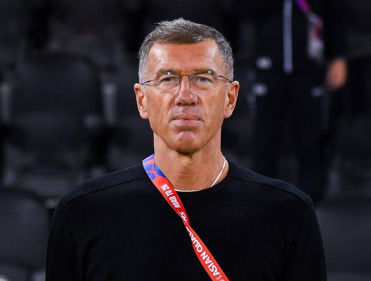 Srečko Katanec je z Uzbekistanom storil še korak naprej od tistega, kar mu je uspelo z Irakom. Na azijskem prvenstvu se je leta 2023 uvrstil v četrtfinale, kjer je po trilerju po strelih z bele točke izgubil proti poznejšemu prvaku Katarju. Leta 2025 mu je šlo odlično v kvalifikacijah za SP 2026, a je nato zaradi zdravstvenih težav, ki so ga vse bolj ovirale pri delu, prekinil sodelovanje. Vrnil se je v Slovenijo in pri 62 letih naznanil, da končuje trenersko pot. | Foto: Guliverimage