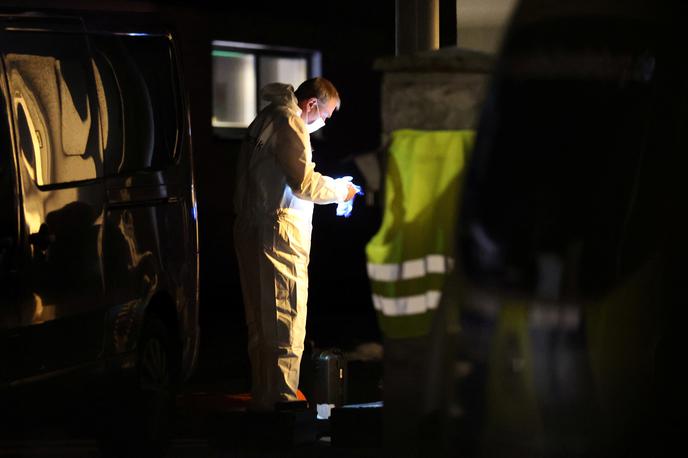 V stanovanju blizu Berlina našli pet trupel |  V dolgem poslovilnem pismu, ki ga je našla policija, je pokojnik zapisal, da je ponaredil potrdilo o cepljenju za ženo.  | Foto Reuters