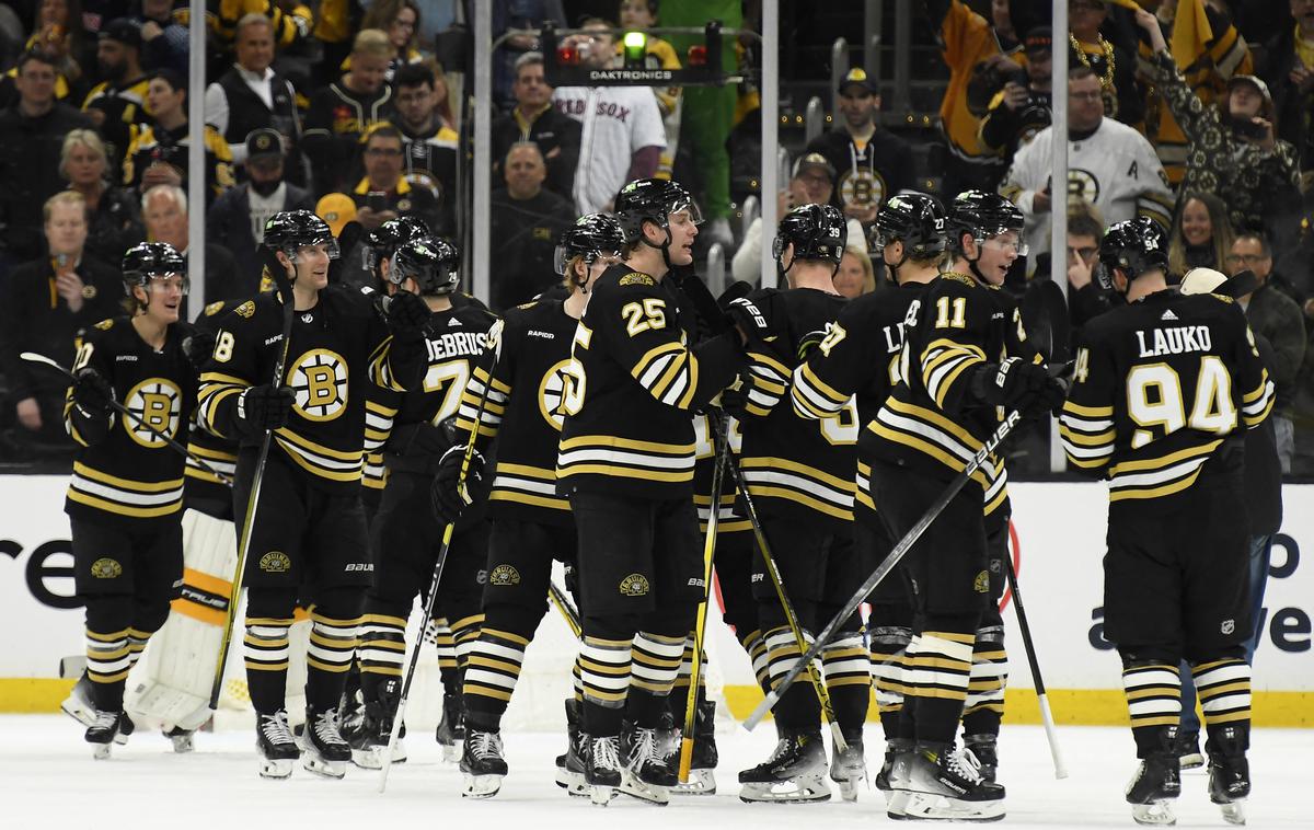 Boston Bruins | V taboru Boston Bruins se veselijo prve zmage v končnici lige NHL. S 5:1 so bili boljši od Toronto Maple Leafs. | Foto Reuters