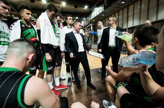 Olimpija in Krka ostali sami, na dnu