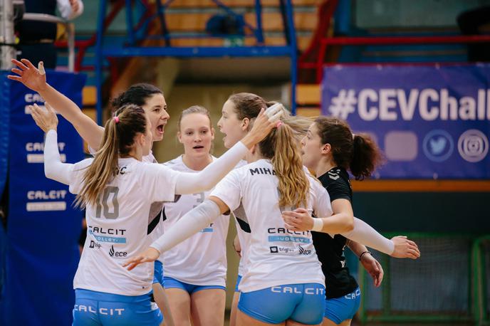 Calcit Volley | Kamničanke so z zmago proti Formuli prehitele prvakinje. | Foto CEV