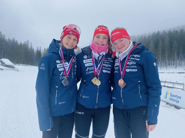 Lena Repinc, Klara Vindišar in Živa Klemenčič. | Foto: SloSki