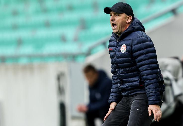 Oskar Drobne je s svojimi varovanci prišel do točke v Stožicah.
 | Foto: Vid Ponikvar/Sportida