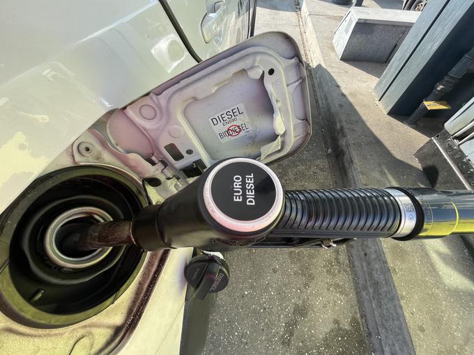 gorivo dizel bencin črpalka | Foto: Gregor Pavšič