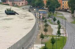 So lahko rešitev za Slovenijo kovinske protipoplavne ograje? (foto in video)