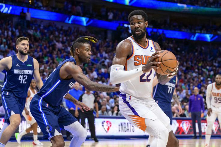 DeAndre Ayton ostaja pri ekipi Phoenix Suns. | Foto: Reuters