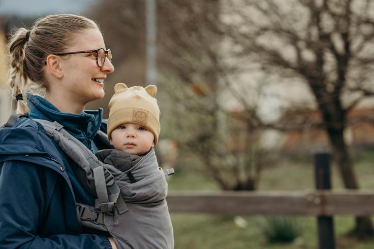 "Še ena izmed razlik med Slovenijo in Madžarsko je ta, da je tukaj veliko olajšav za družine. Te prejmejo tudi veliko finančne podpore, porodniška odsotnost traja dve leti, poleg tega imaš možnost še dodatne bolniške. Tudi očetje dobijo finančno podporo in dodatni dopust, kar je tukaj zelo dobro," o življenju na Madžarskem pove sogovornica. | Foto: Osebni arhiv Neže Zentai