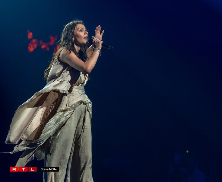 "To razumem. Vsak ima prosto voljo, da se odloči, kaj bo naredil, in razumem njihovo odločitev. Hkrati pa sem tudi vesela, da me imajo Slovenci za svojo in da so me tako lepo sprejeli. Za to sem zelo hvaležna," o tem, da Slovenije na Dunaju ne bo, pravi Eva Marija. | Foto: Osebni arhiv Eve Marije Puc
