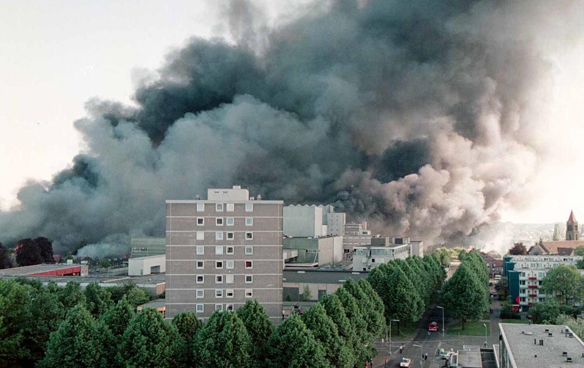 Enschede | Nizozemsko mesto Enschede je bilo 13. maja 2000 videti, kot da so ga bombardirali. | Foto Reuters