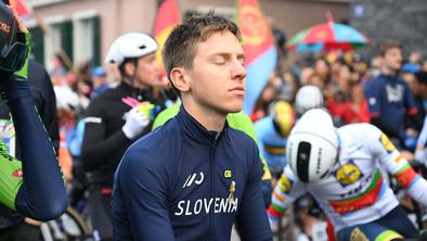 Pogačar v posebni opravi v boj z Rogličem in Evenepoelom