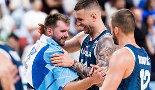 Dončićev objem nasmejal ves svet, a ne nekdanjega soigralca pri Real Madridu #video