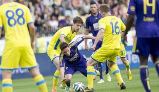 Prvaki sezono sklenili z remijem, Dejan Mezga zadnjič za Maribor