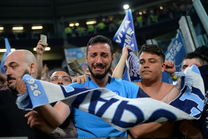Navijači Napolija so po veliki zmagi v Torinu evforični. | Foto: Reuters