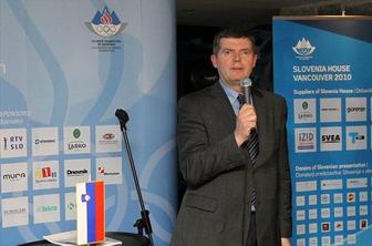 Športnik proti diplomatu na nevtralnem terenu