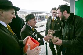 Slovenski zajtrk na vlaku, Slovenske železnice