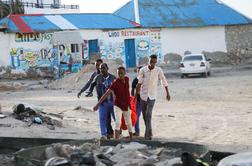 V napadu na somalijski plaži ubitih najmanj 32 ljudi