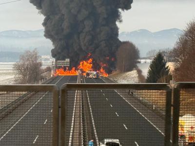 Hujša prometna nesreča zaprla štajersko avtocesto v obe smeri #video