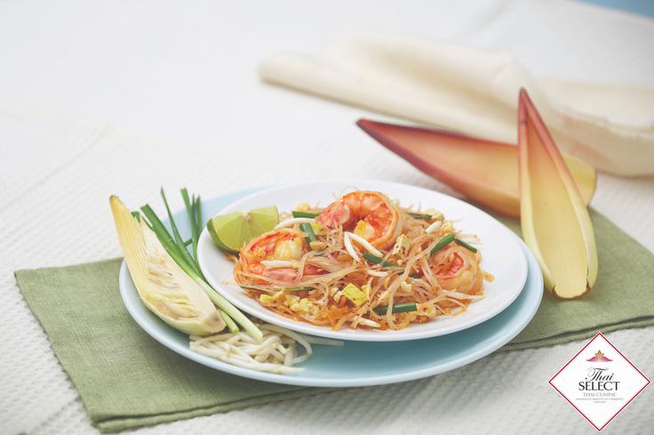 Tajska hrana se odlikuje po svežini, eksotični dišavi in ekstravagantnih začimbah. Med najbolj priljubljene jedi tajske kuhinje zagotovo spada pad thai. | Foto: 