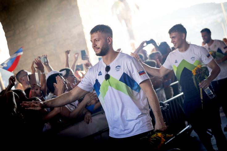 Aleks Vlah je bil po vrnitvi primorskih olimpijcev na sprejemu v Kopru deležen velike pozornosti in občudovanja. | Foto: Ana Kovač