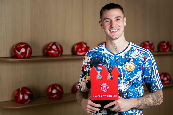 Šeško v zadnjem obdobju ne dosega le zadetkov, ampak prejema tudi številne nagrade. | Foto: Manchester United