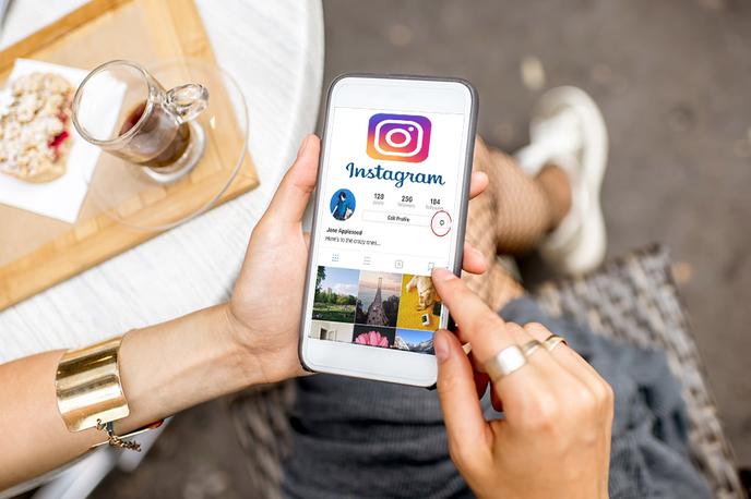 telefon, InstBranka | Nekateri uporabniki Instagrama kupujejo svoje sledilce, med njimi pa so tudi profili lažnih sledilcev. Skrbniki Instagrama so se odločili temu narediti konec. | Foto Thinkstock