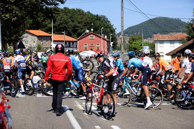 Vuelta 2021 - padec v 16. etapi | Foto: Guliverimage/Vladimir Fedorenko