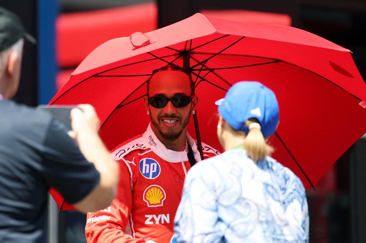 Lewis Hamilton pravi, da so možnosti za naslov prvaka. | Foto: Reuters