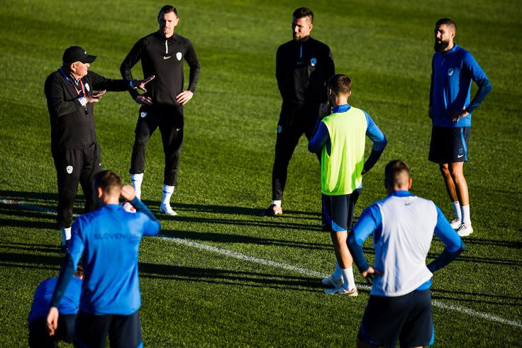 Slovenska nogometna reprezentanca trening Matjaž Kek | Foto: Sportida