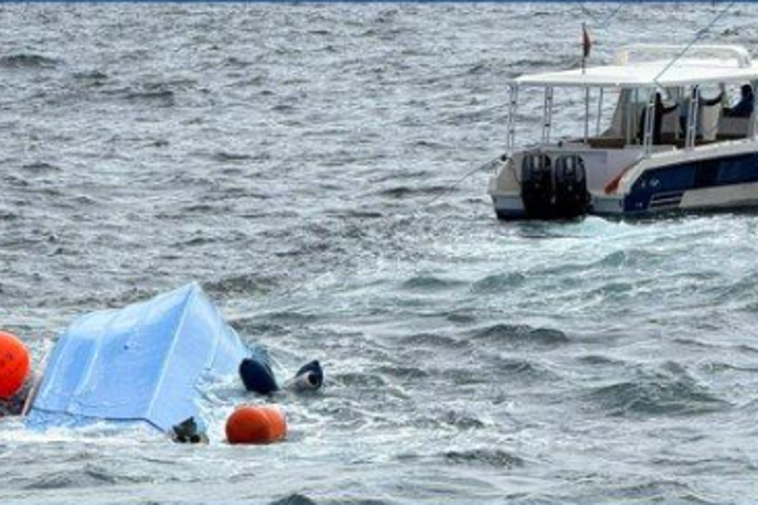 Oman nesreča | Umrli so trije turisti, dva sta bila lažje poškodovana. | Foto x/@OmanObserver