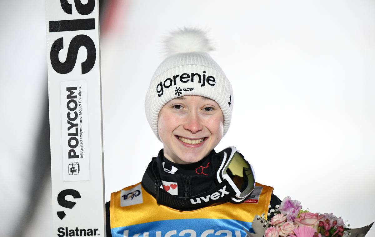 Nika Prevc | Nika Prevc je v tej sezoni zmagala na sedmih tekmah svetovnega pokala, skupno pa zbrala kar 999 točk. | Foto Reuters
